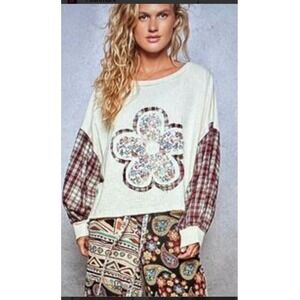 POL Medium Cream Floral Applique Top Plaid Contrast Long Sleeve Casual